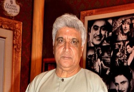 Lyricist Javed Akhtar acquires 1199.42 sqft property in Juhu worth Rs. 7.76 crore